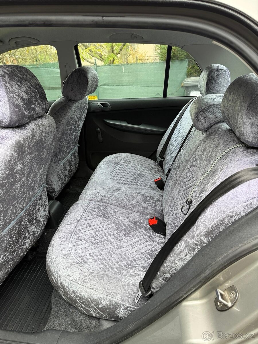 Garážovaná Škoda Fabia 1,2/47KW HTP po dědovi - 10