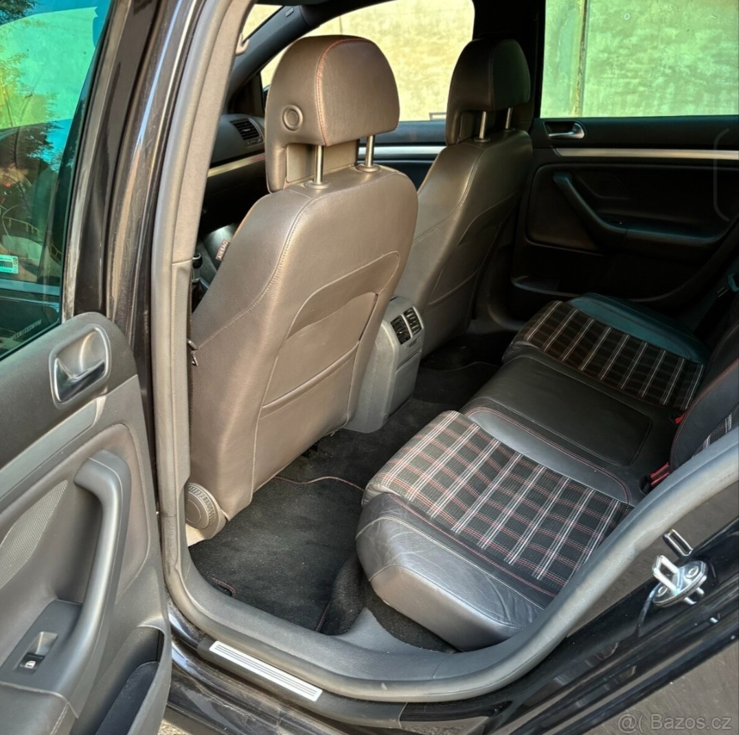 Volkswagen Golf GTI Edition 30 - 10