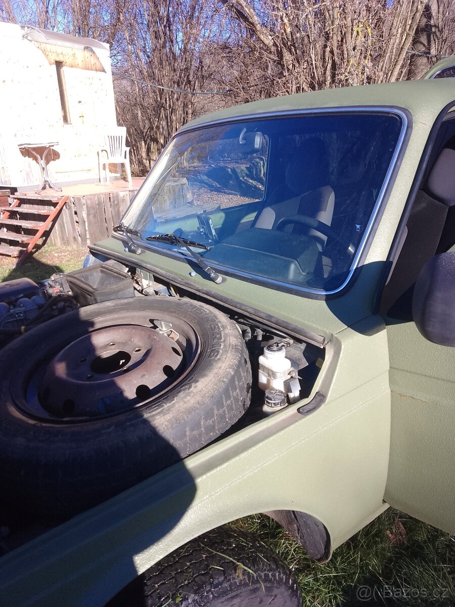 Lada Niva - 10