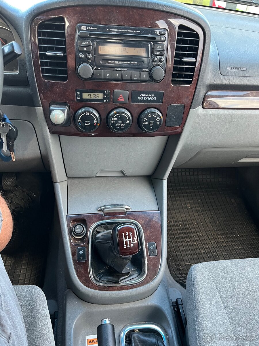 Suzuki Grand Vitara XL7 - 10