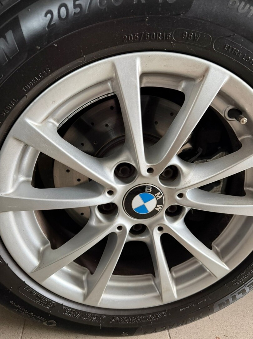 BMW Rad 3 Touring 320d A/T 135kW - 10