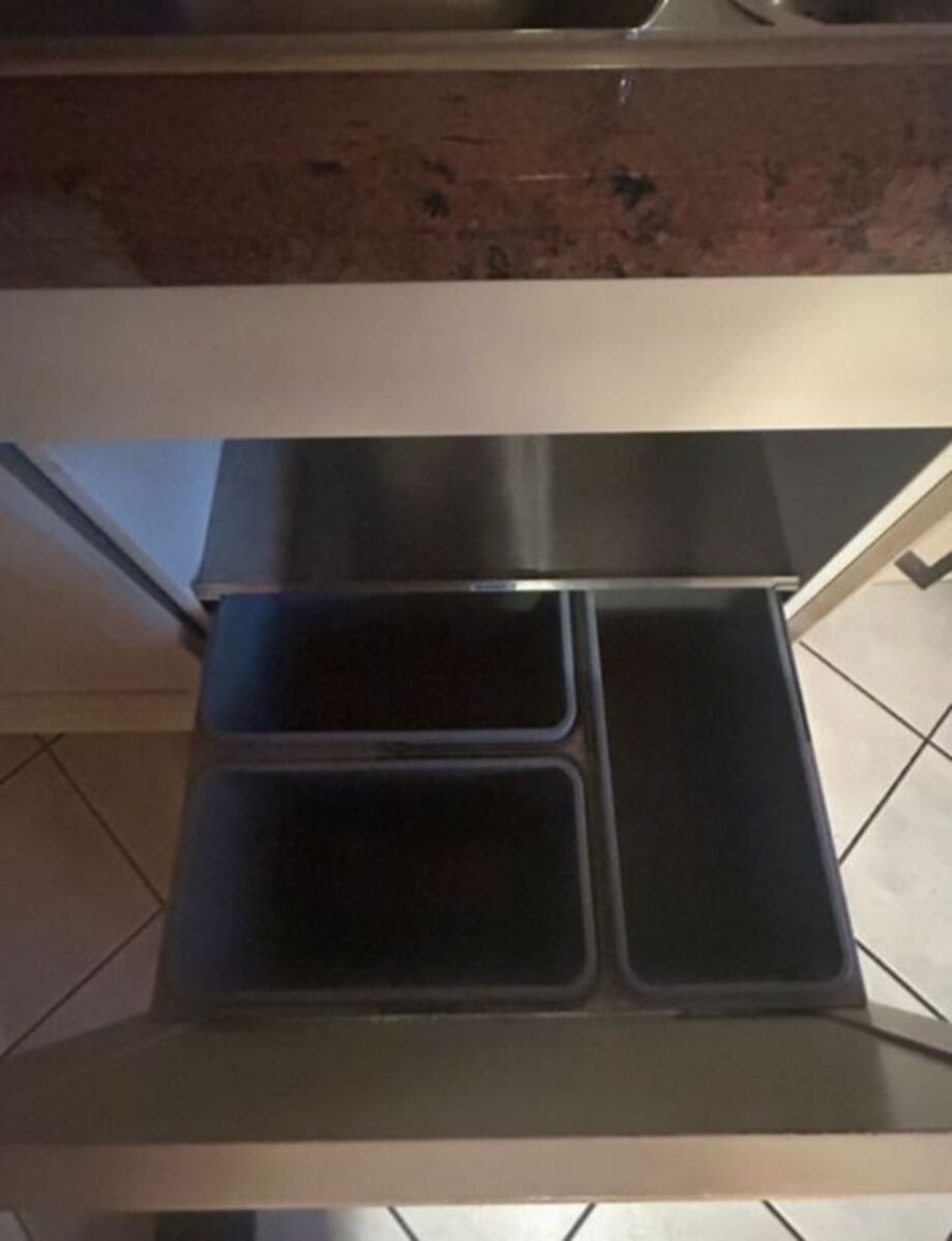 Prostorná venkovská kuchyně s vestavěnými spotřebiči,5594 - 10