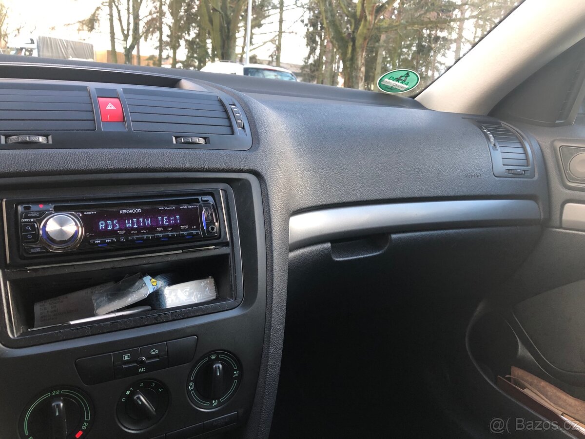 Škoda Octavia combi 2 1,6 MPI - 10