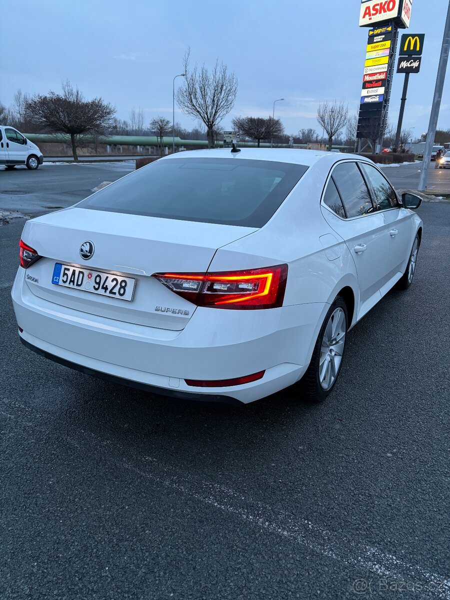 Skoda Superb 2.0TDI 110kW DSG - 10