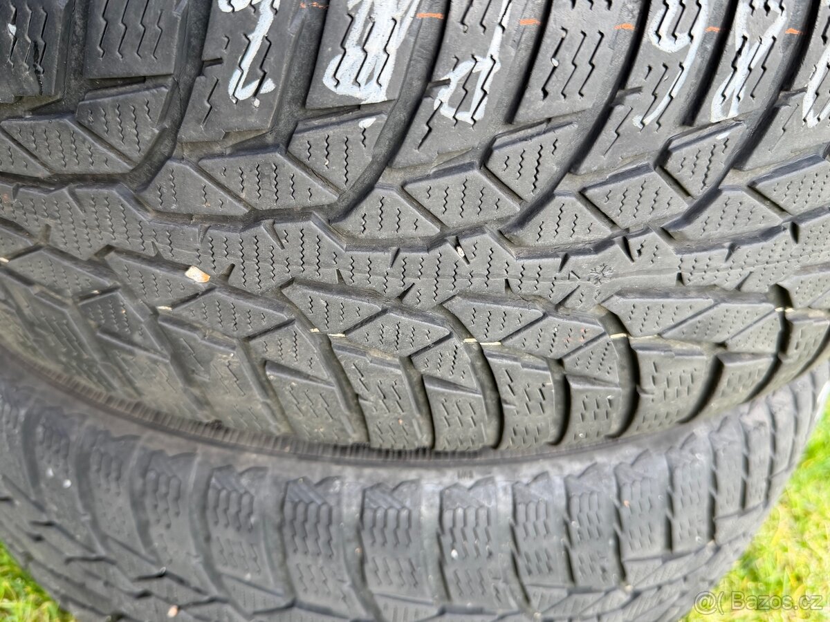 Zimní pneu NOKIAN WR D4 RFT 4x 205 60 R16 92H - 10