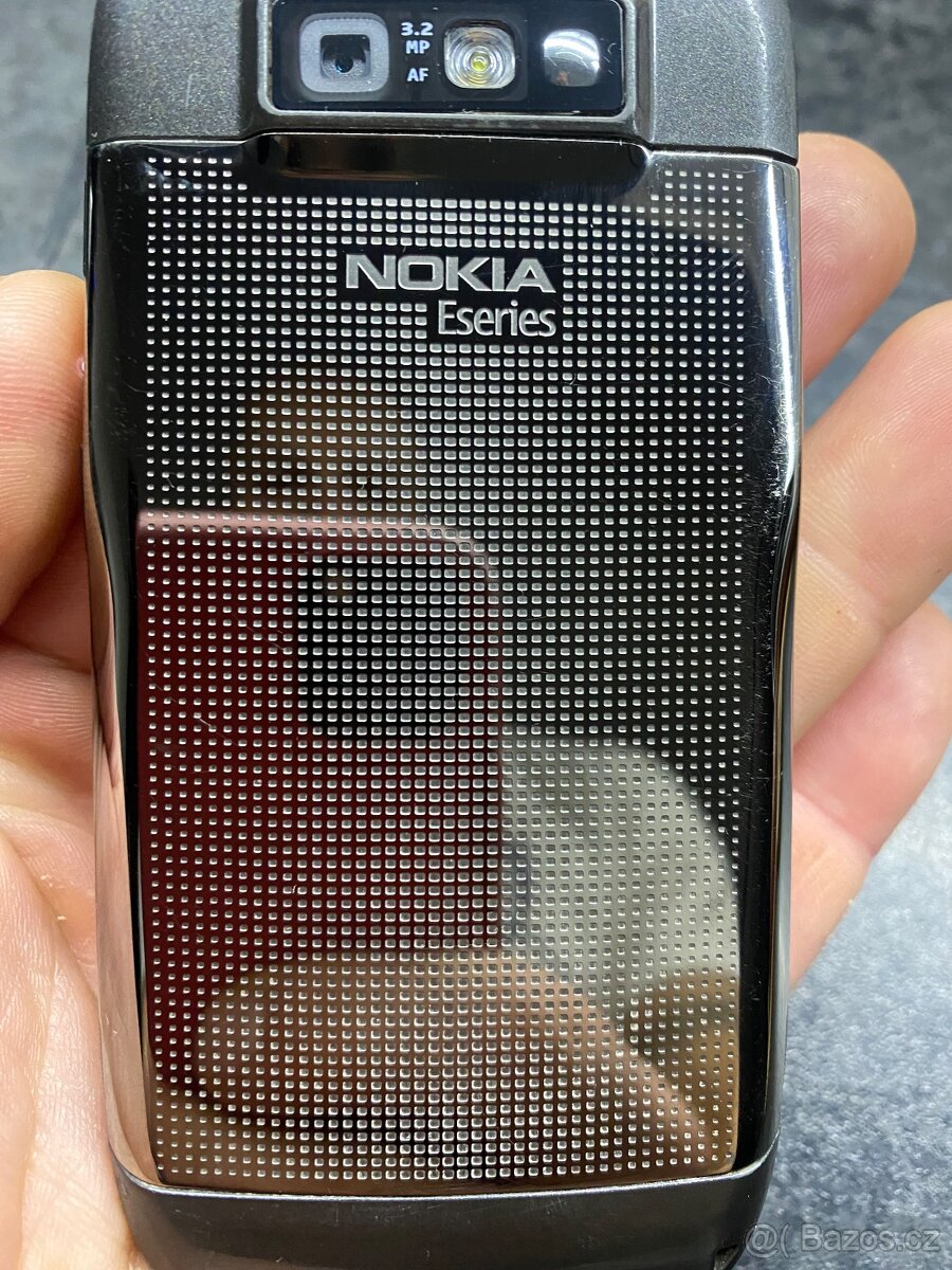 Nokia E71 - 10