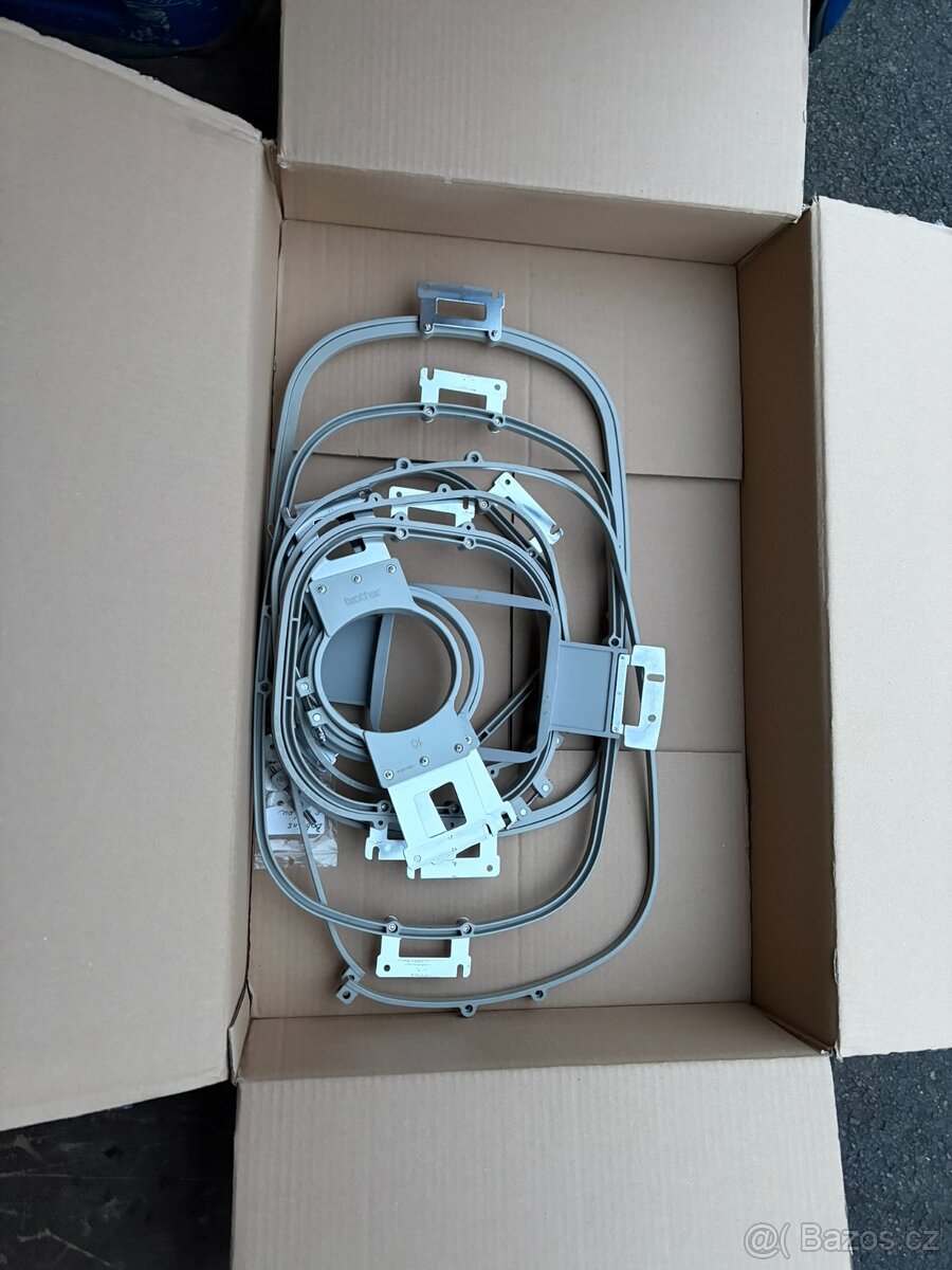 Průmyslový vyšívací stroj Brother BE-1201B-AC-PC - 10