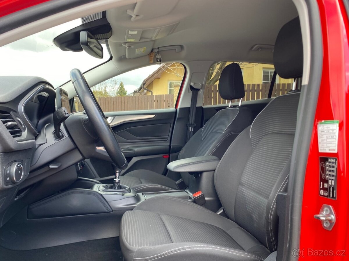 Ford Focus Turnier 1.5 EB Titanium 1. majitel 11/2019 - 10