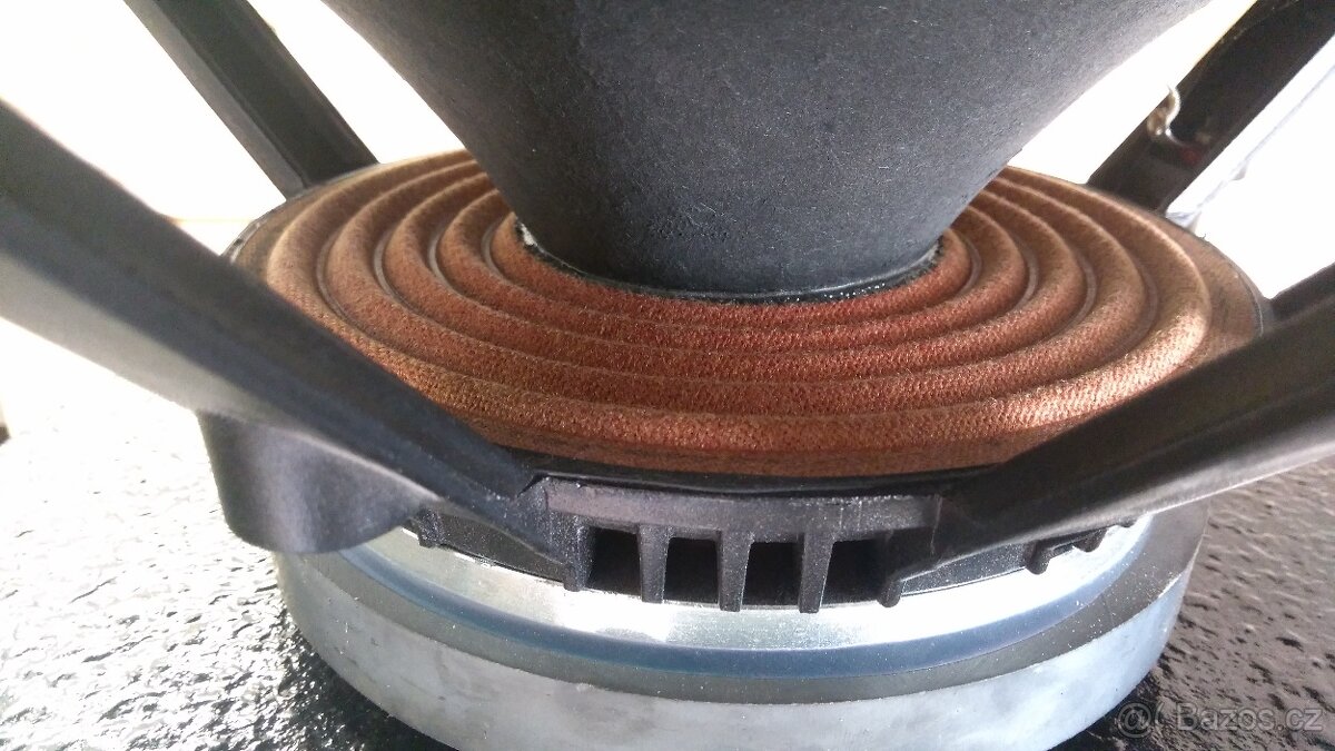 Kompaktní PA/odposlechové reproboxy 15" PHL 1000w/8ohm + 2" - 10