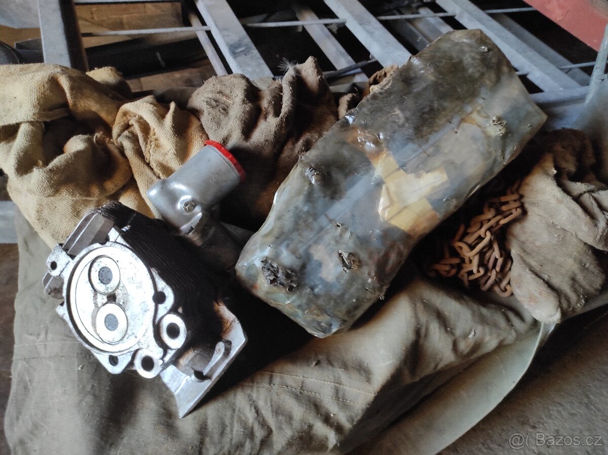 Tatra 148 vstřikovací čerpadlo, hlava, kompresor - 10