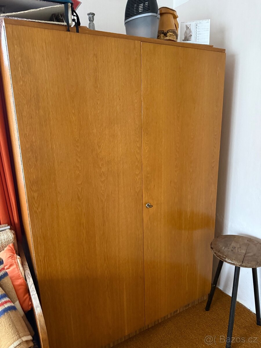 Spousta nábytku - 10