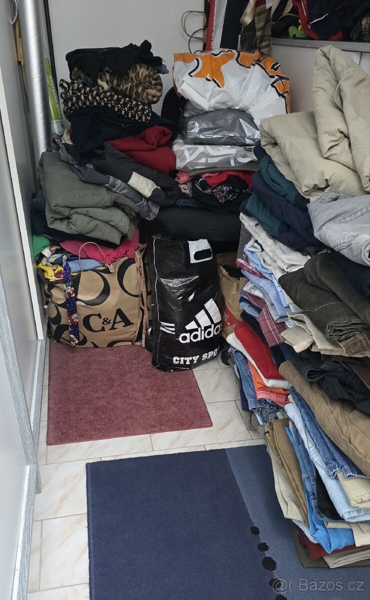 Dámské bundy vel S,M... - 10