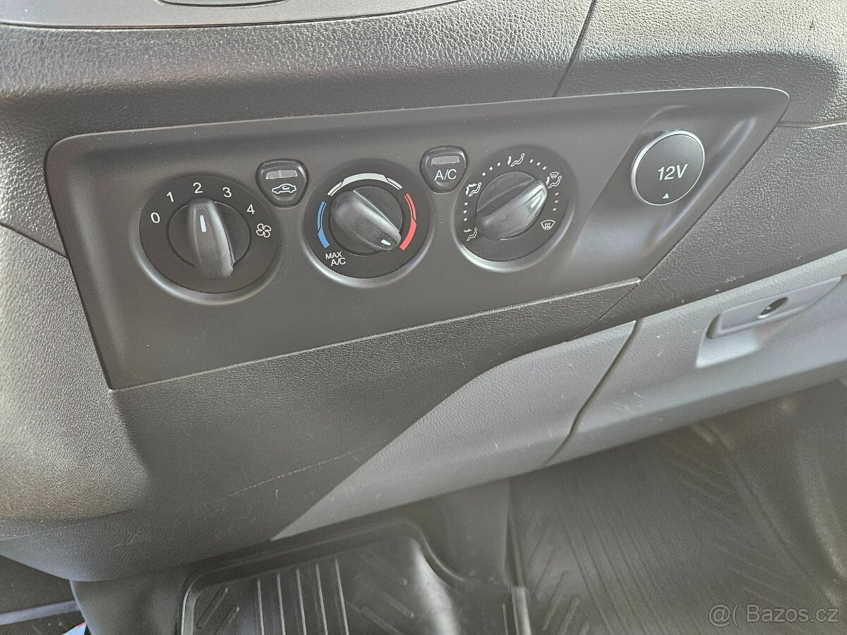 Ford Transit Custom 2,0 TDCi 96 kW 6 míst - 10