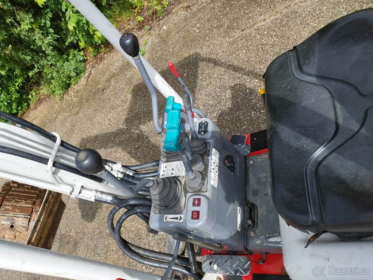 Minibagr Takeuchi 900kg. Rozsirovaci - 10