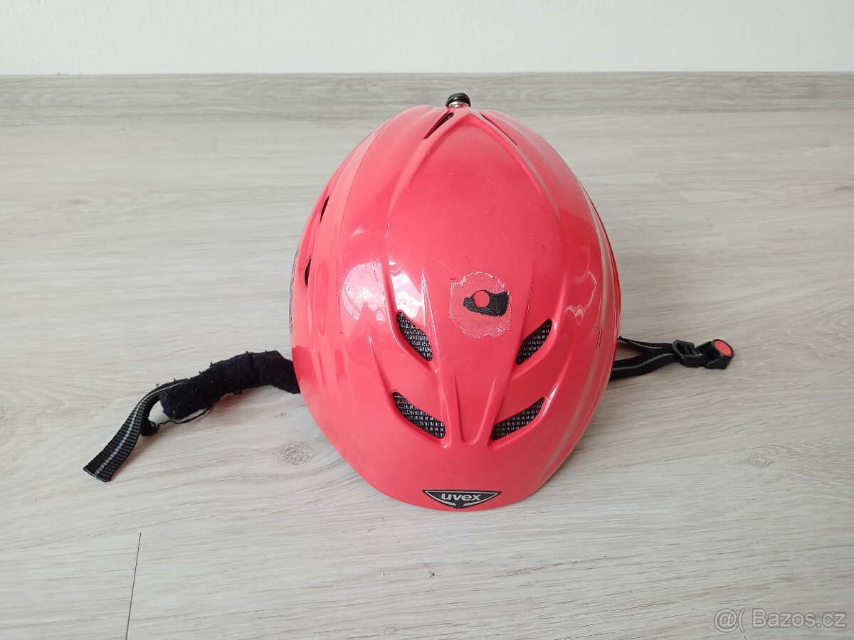 Lyžařská helma UVEX - 10