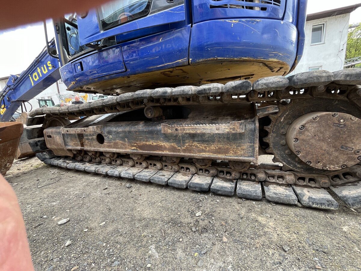 Komatsu PC138-10 15 tun Pásové rypadlo - bagr - 10