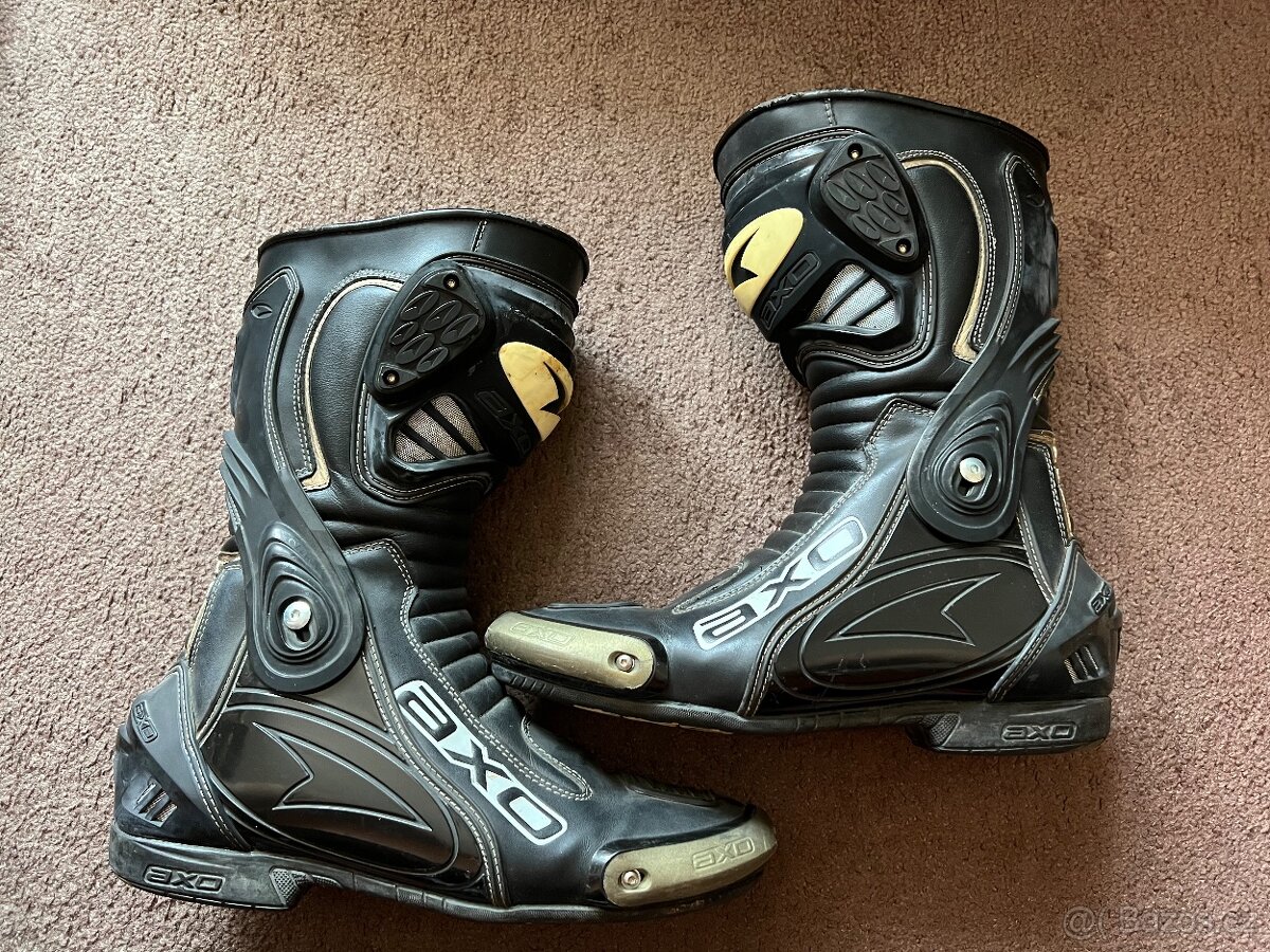 Bunda, kalhoty a boty - 10