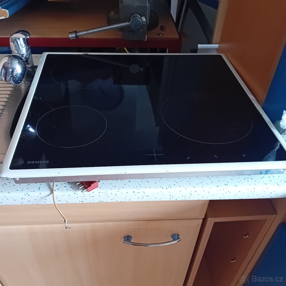 Kuchyňská linka se spotřebiči - 10