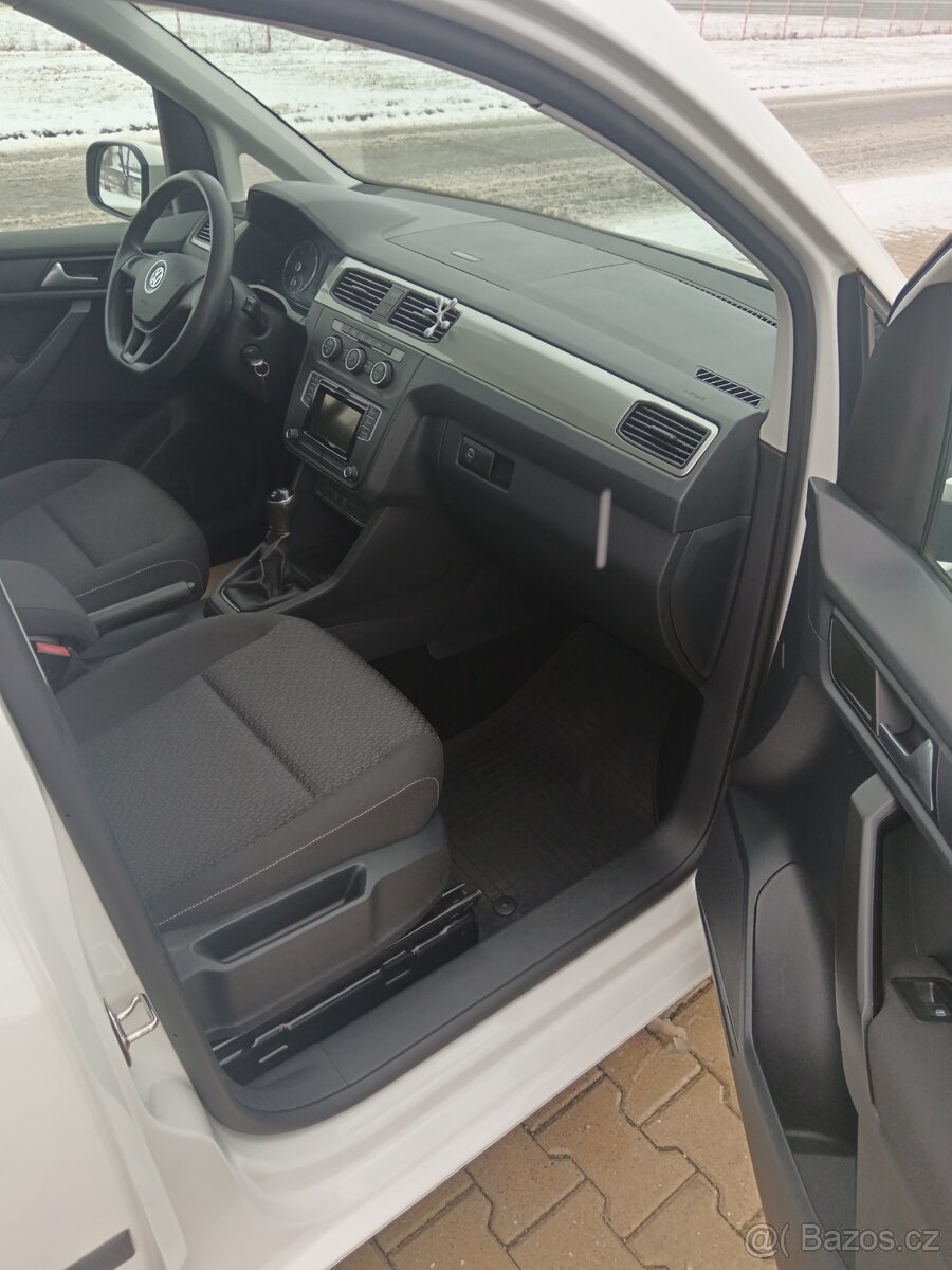 VW CADDY 2,0TDI 55KW rok 2016 - 10