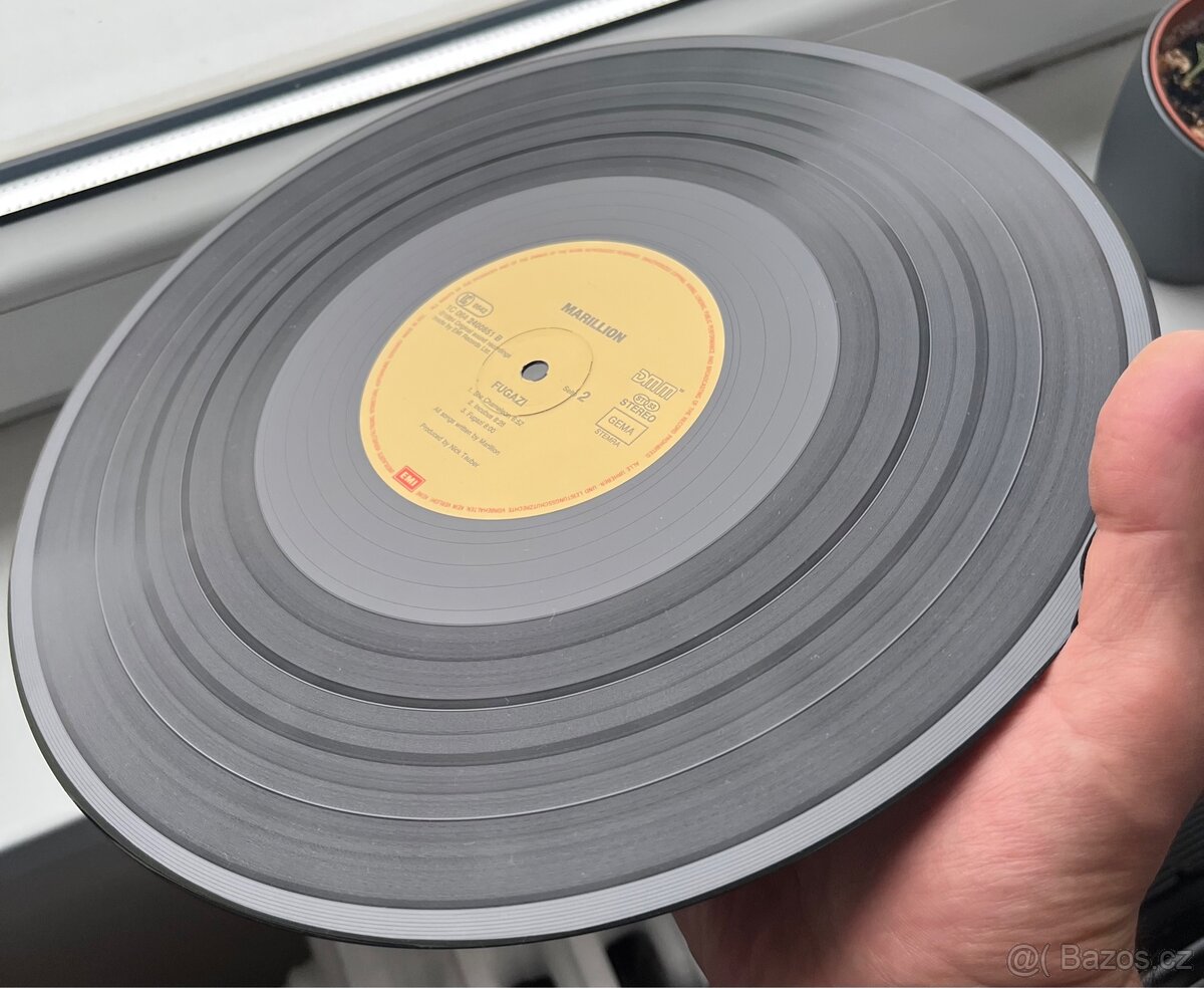 Marillion – Fugazi - 10