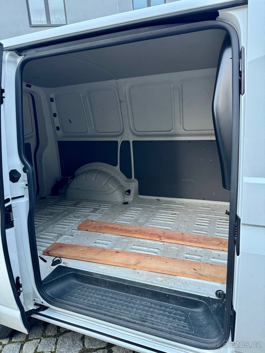 Volkswagen Transporter 6.1 - 10