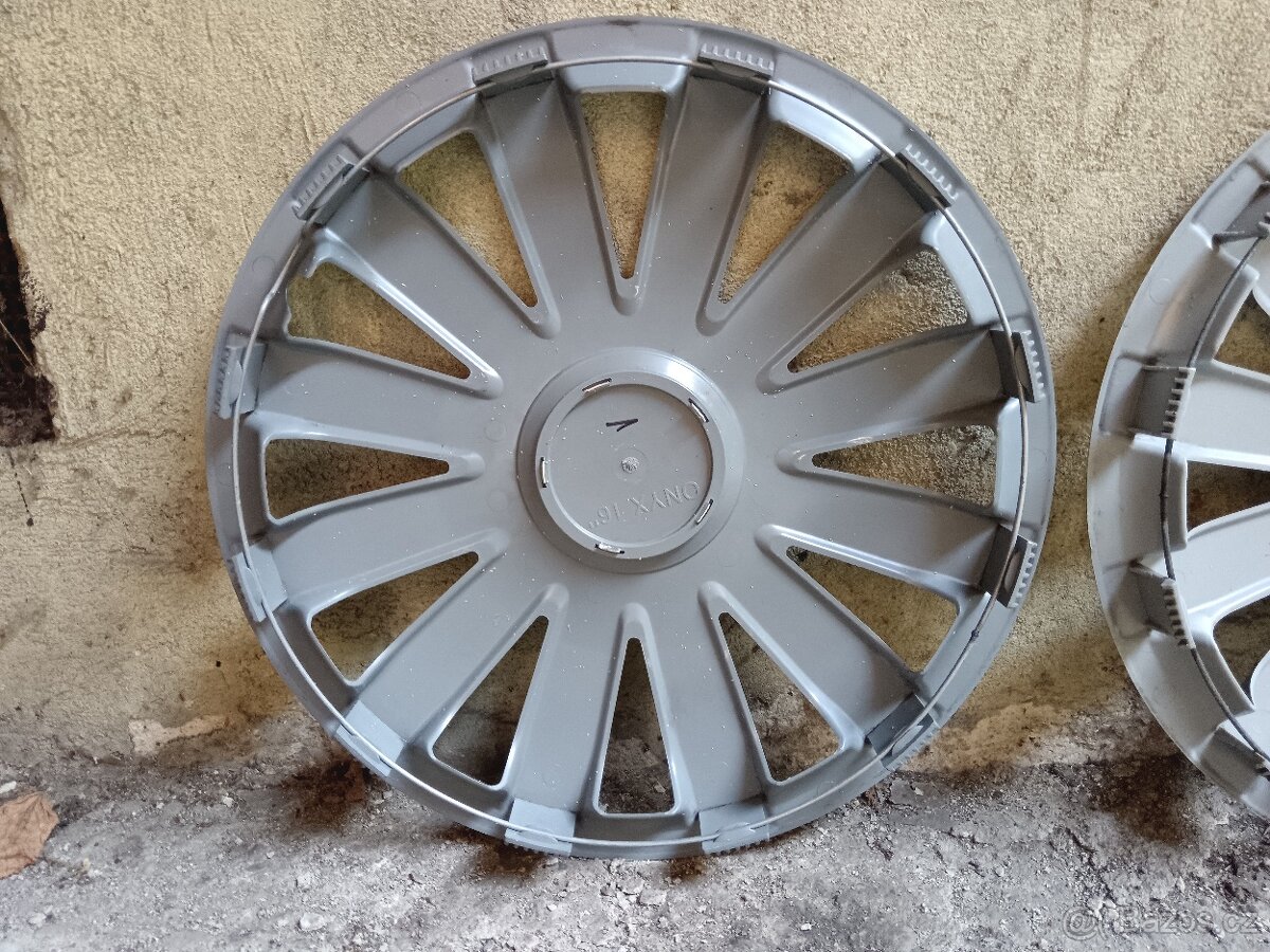 Univerzální poklice r 16 - 10