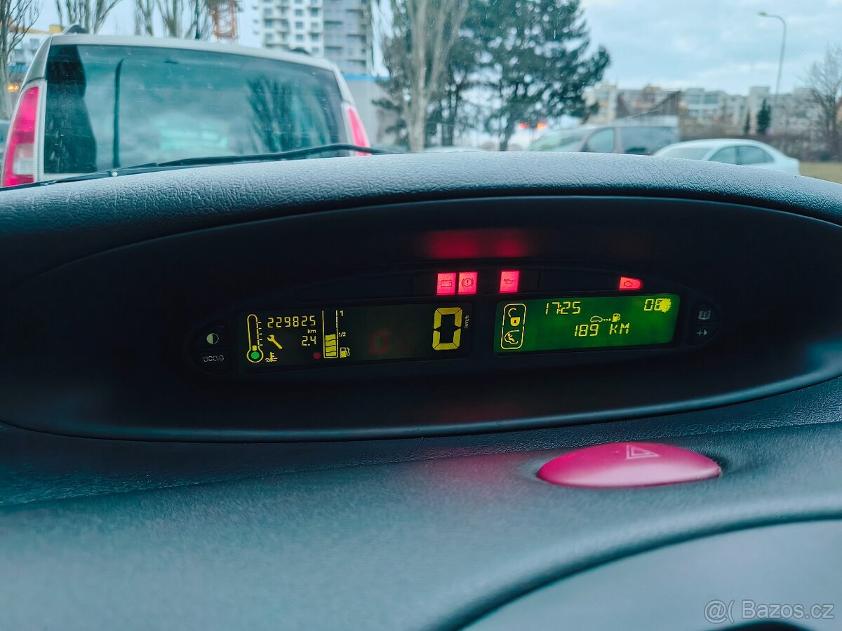 PRODÁM Xsara Picasso 1.6 ČTĚTE POPIS - 10