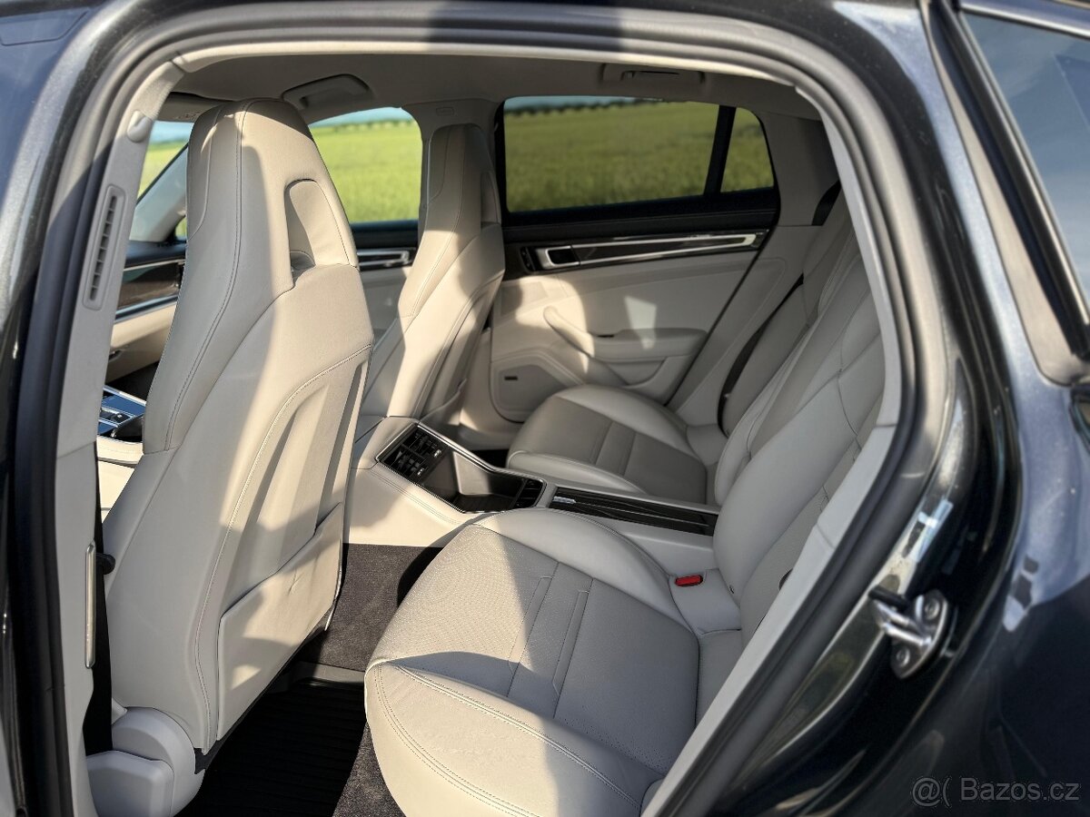 Porsche Panamera 4S - 10
