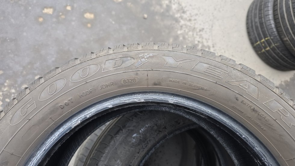 Celoroční pneu 205/55/16 Good Year - 10