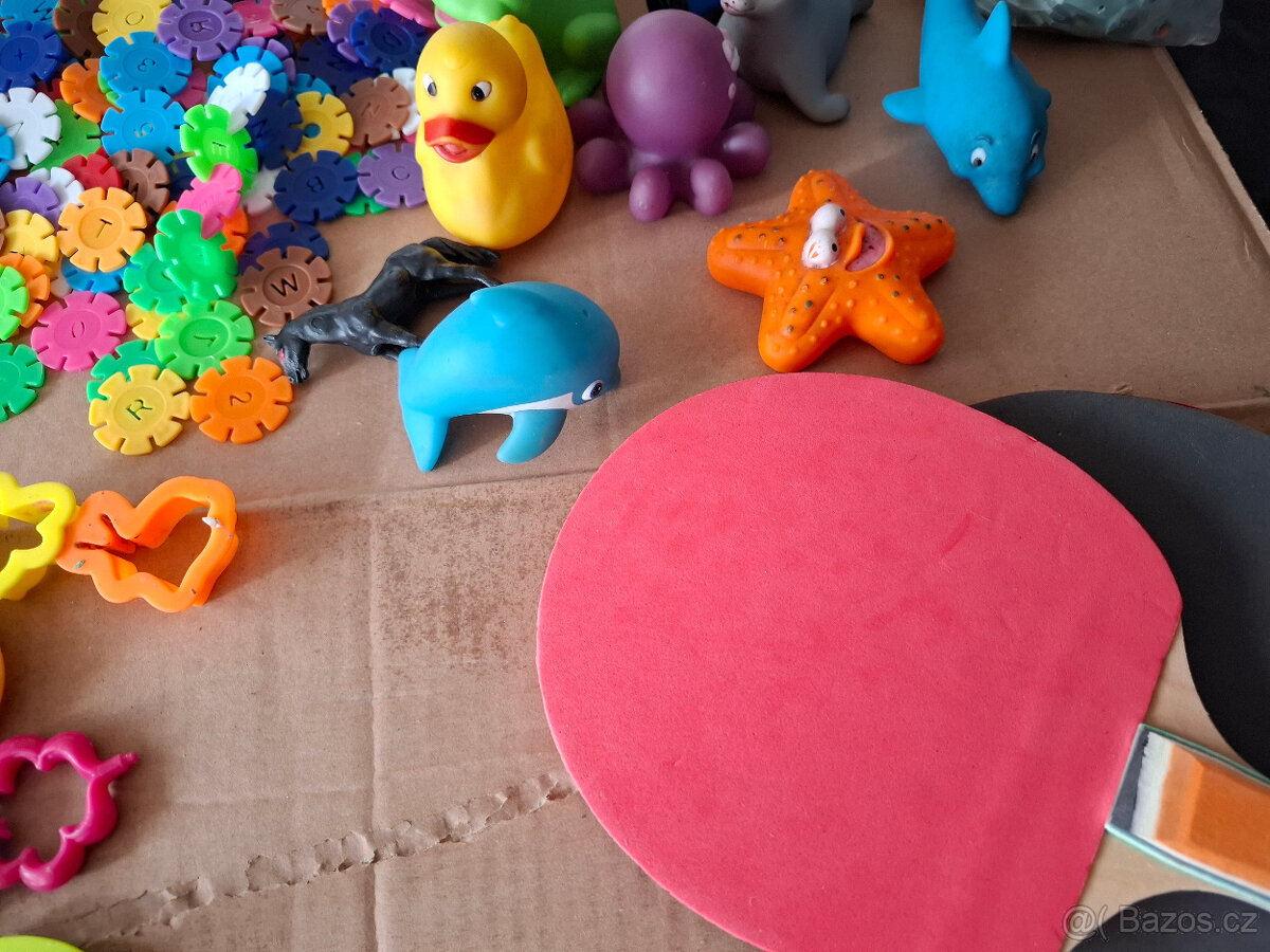 Prodám soubor starších hraček,tiskátek,her,stavebnic apod. - 10