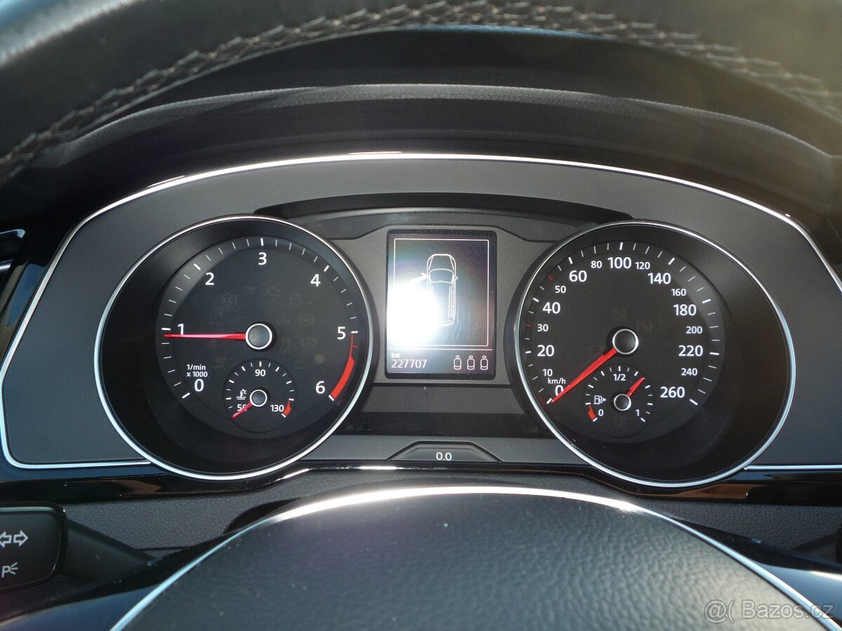 VW PASSAT B8 VARIANT 2,0 TDI 110 KW/PLNÁ VÝAVA/STK:5/27 - 10