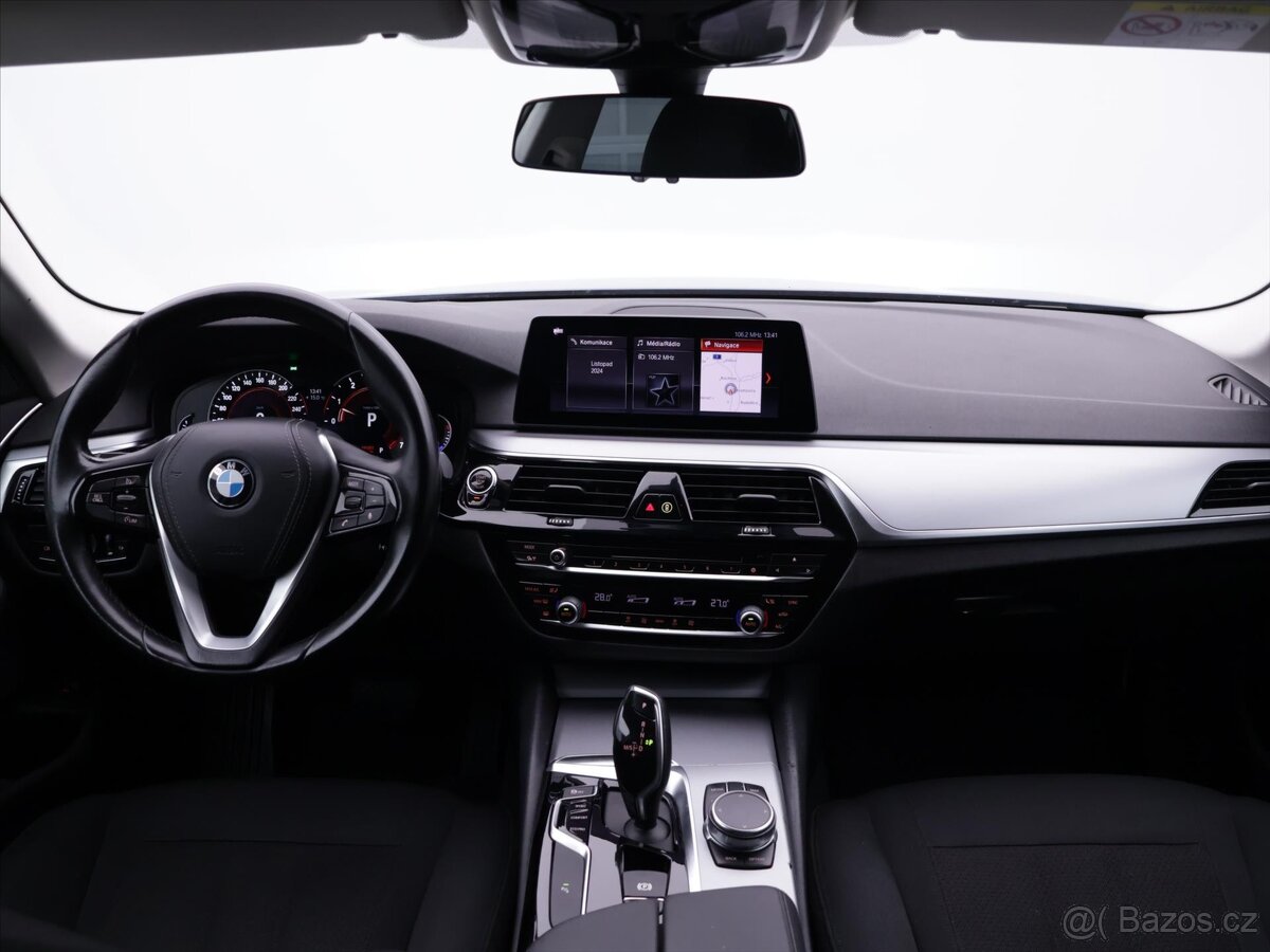 BMW Řada 5 2,0 520i 135kW Aut. Navi LED (2018) - 10
