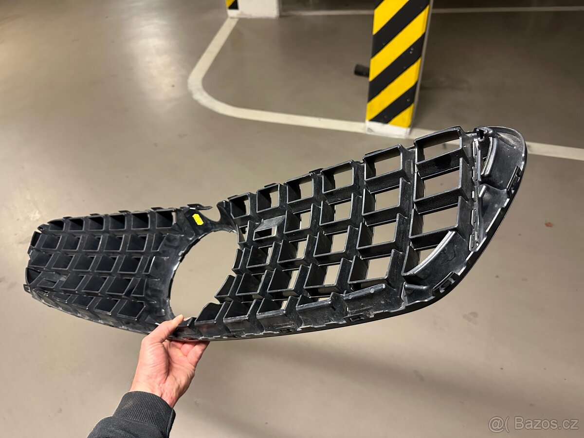 Mercedes Benz S63 AMG maska - 10