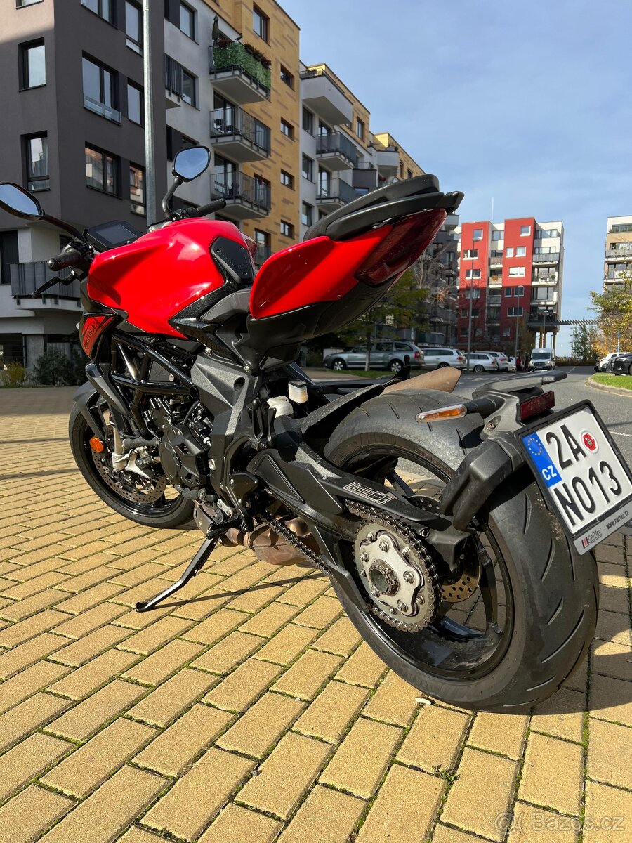 MV Agusta Brutale 800 Rosso, provoz od 07/2023 - 10