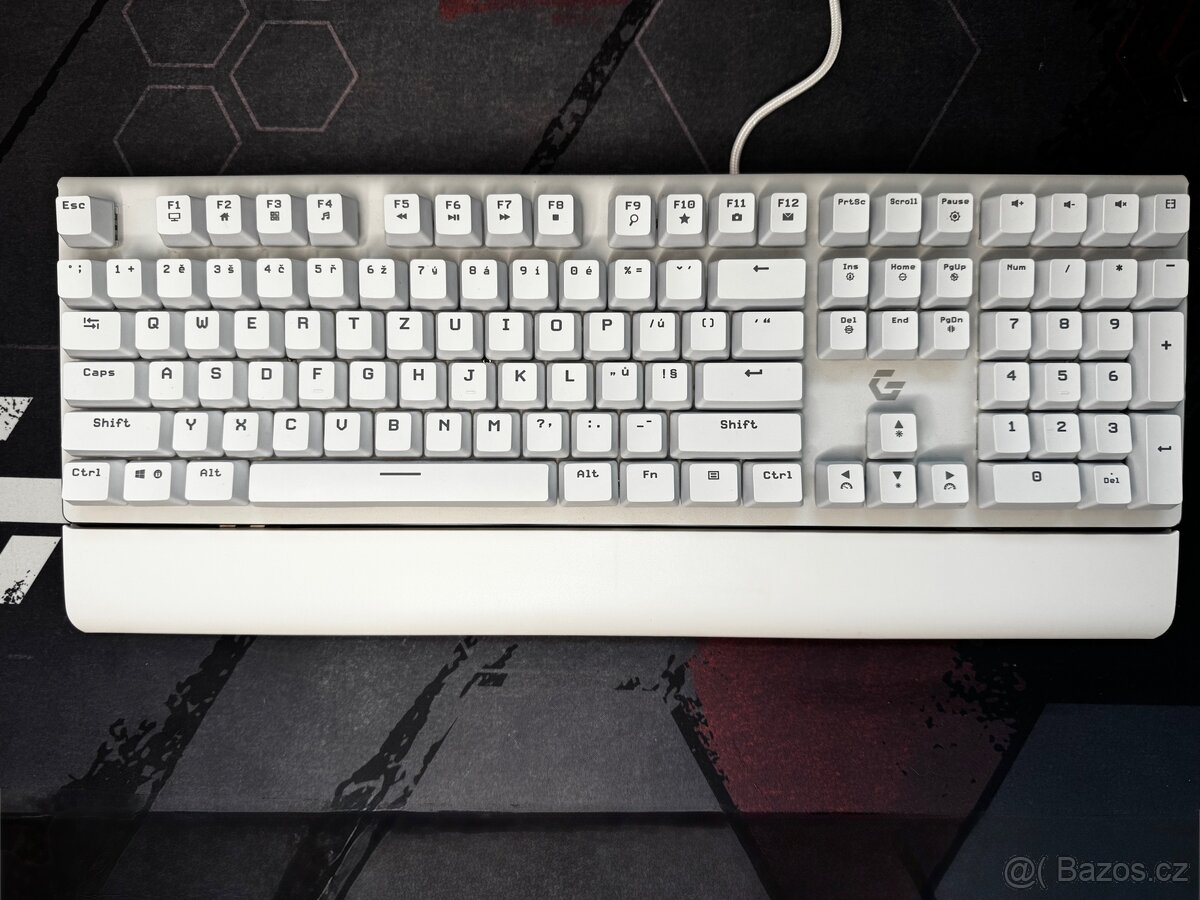 PS4 500GB + Just Cause 4 + klávesnice, myš, sluchátka - 10