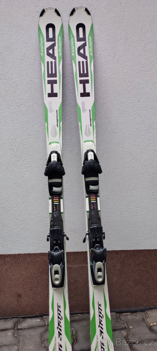 Lyže,boty, helma, hůlky, brýle. - 10