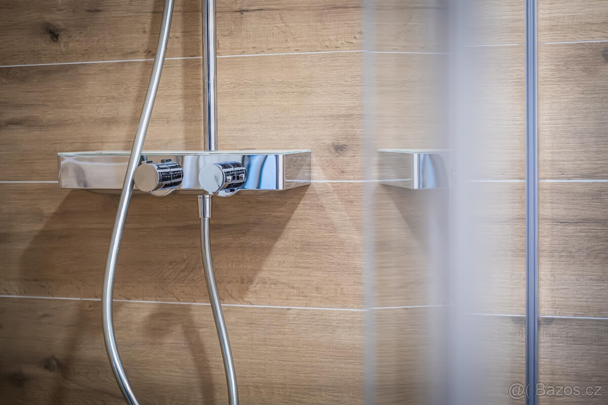 Atraktivní řadový dům 104 m2 s parkovacími místy - 10