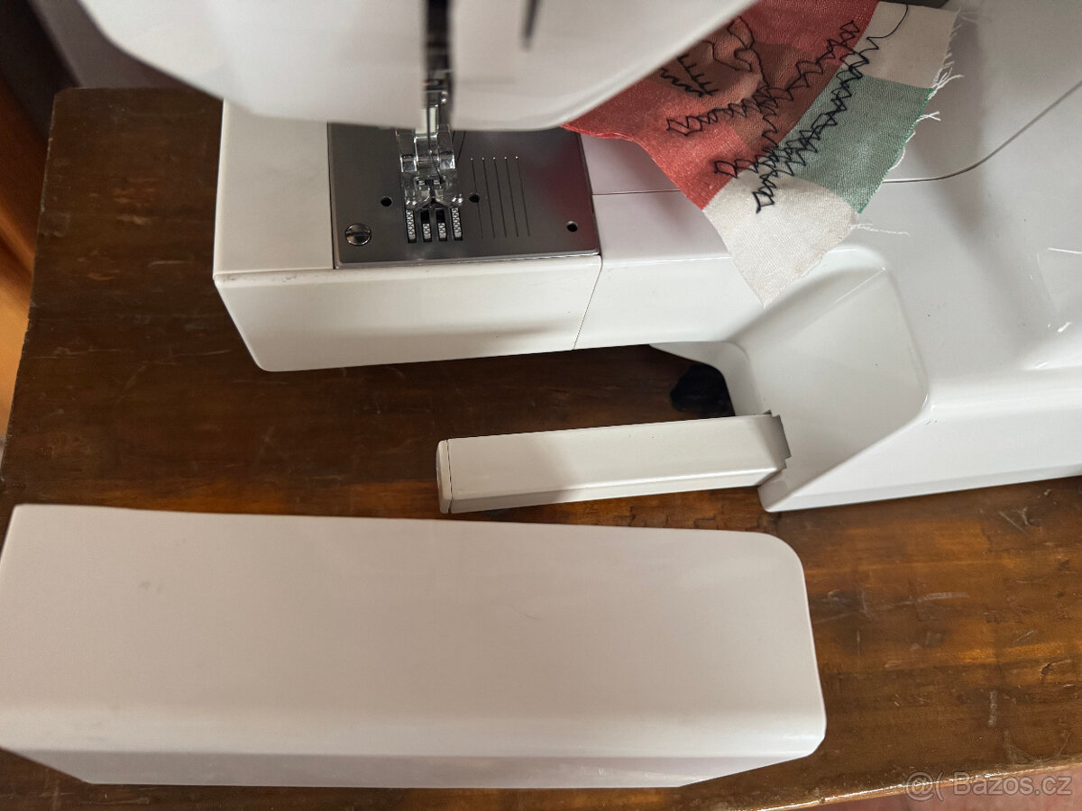 Šicí stroj Victoria Graffiti - pěkný - 10