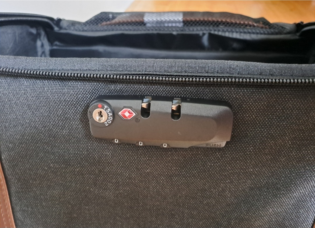 Zadní brašna Shad na motorku - 10