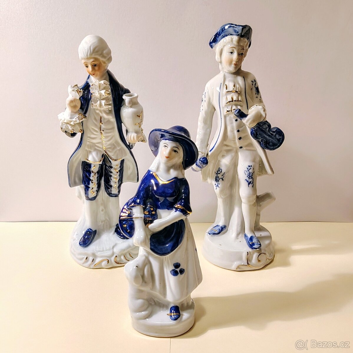 Tři porcelánové sošky - 10