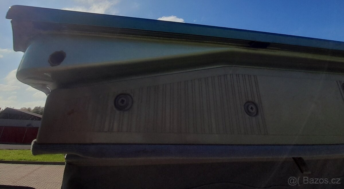 Mercedes Benz S124 200TE - 10