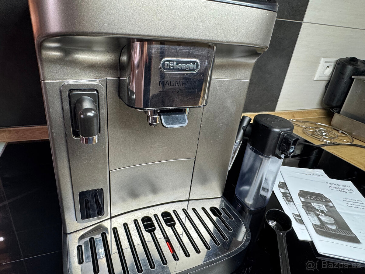 Automatický kávovar De'Longhi Magnifica Evo - TOP - 10