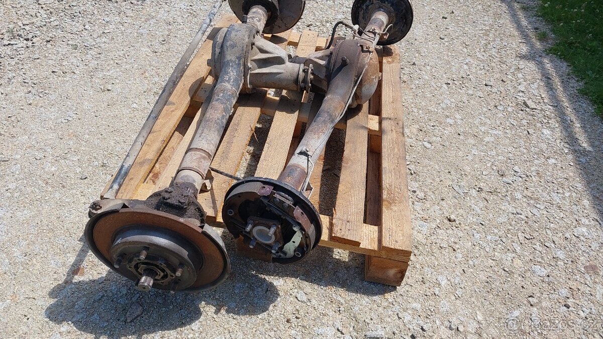 Suzuki Samurai – Nápravy široké - 10