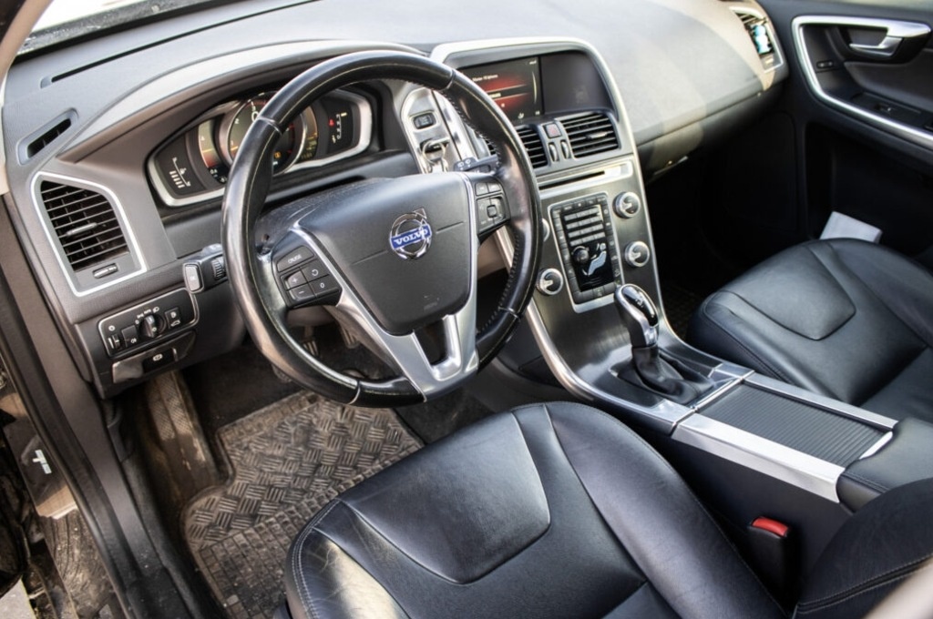 Volvo XC60 140kW (2015) - 10