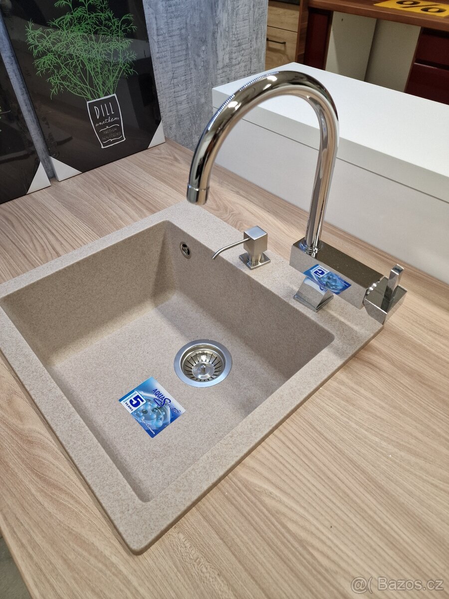 Nová kuchyňská linka vč. spotřebičů za 50% ceny. - 10