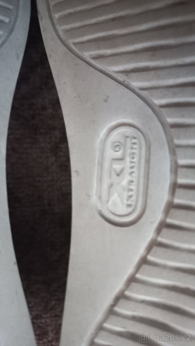 boty, tenisky dámské, velikost 39 1/2 - 10