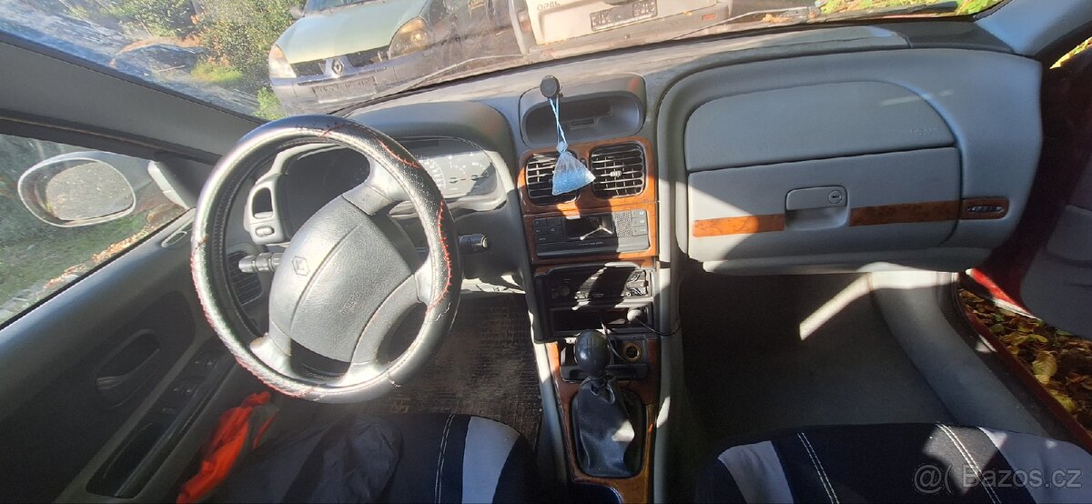 Renault Laguna 1 1.9 Dti - 10