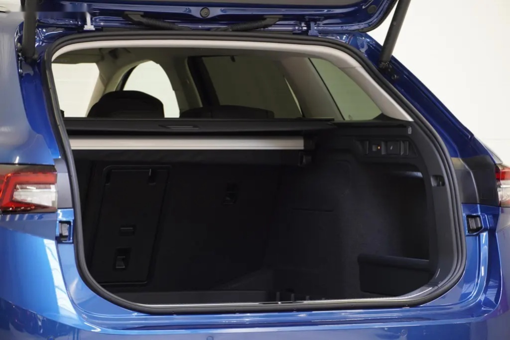 Škoda Superb, 2.0TDI,142KW,4x4,L&K,HUD,VENTI - 10