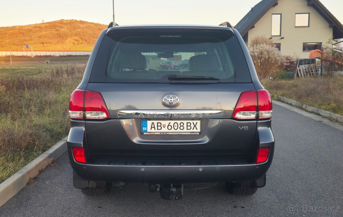 land Cruiser lc200, j200 4.5 V8 top stav, 242t km - 10