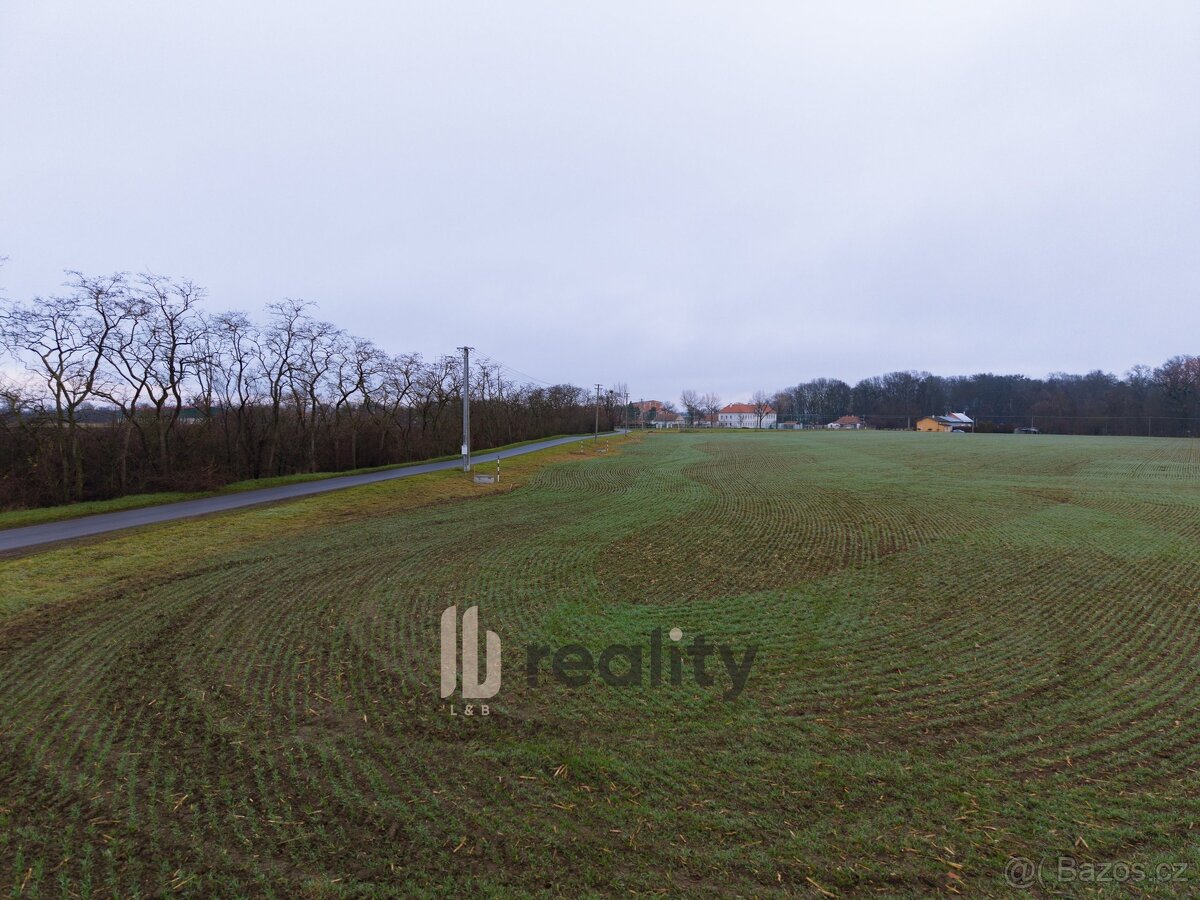 Prodej stavebního pozemku 748 m², Pohořelice, ev.č. 00049 - 10